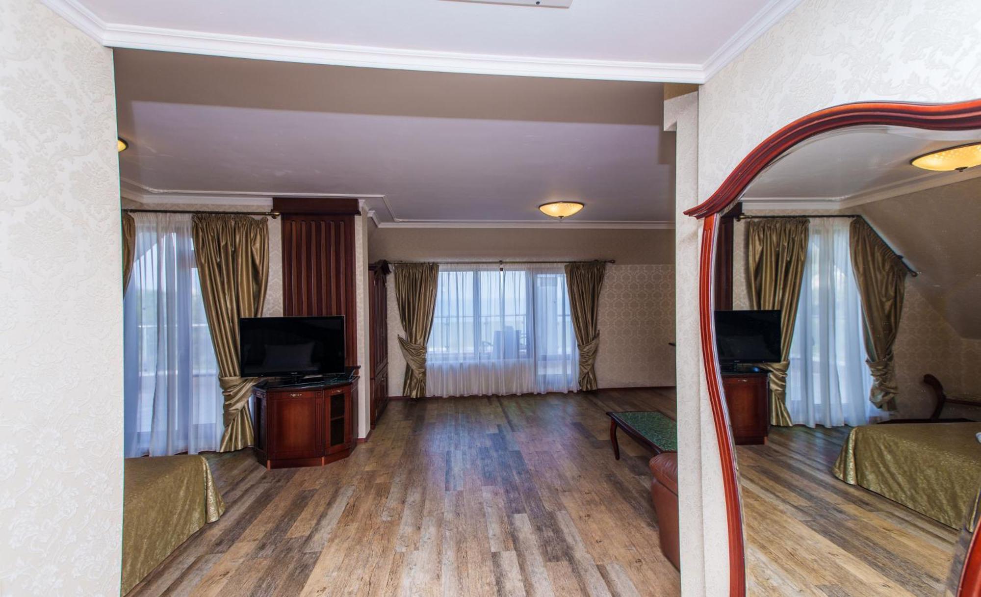 Хотел Aqua View Boutique 4*